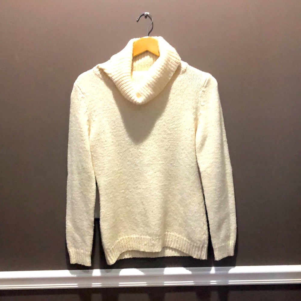 Cream Scoop neck Sweater